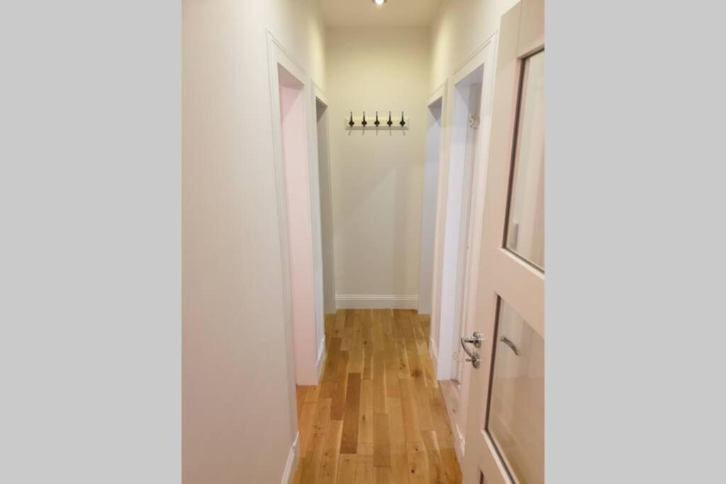 Unkenhaus. Cosy, Modern Apartment, Private Parking Lerwick Exterior photo
